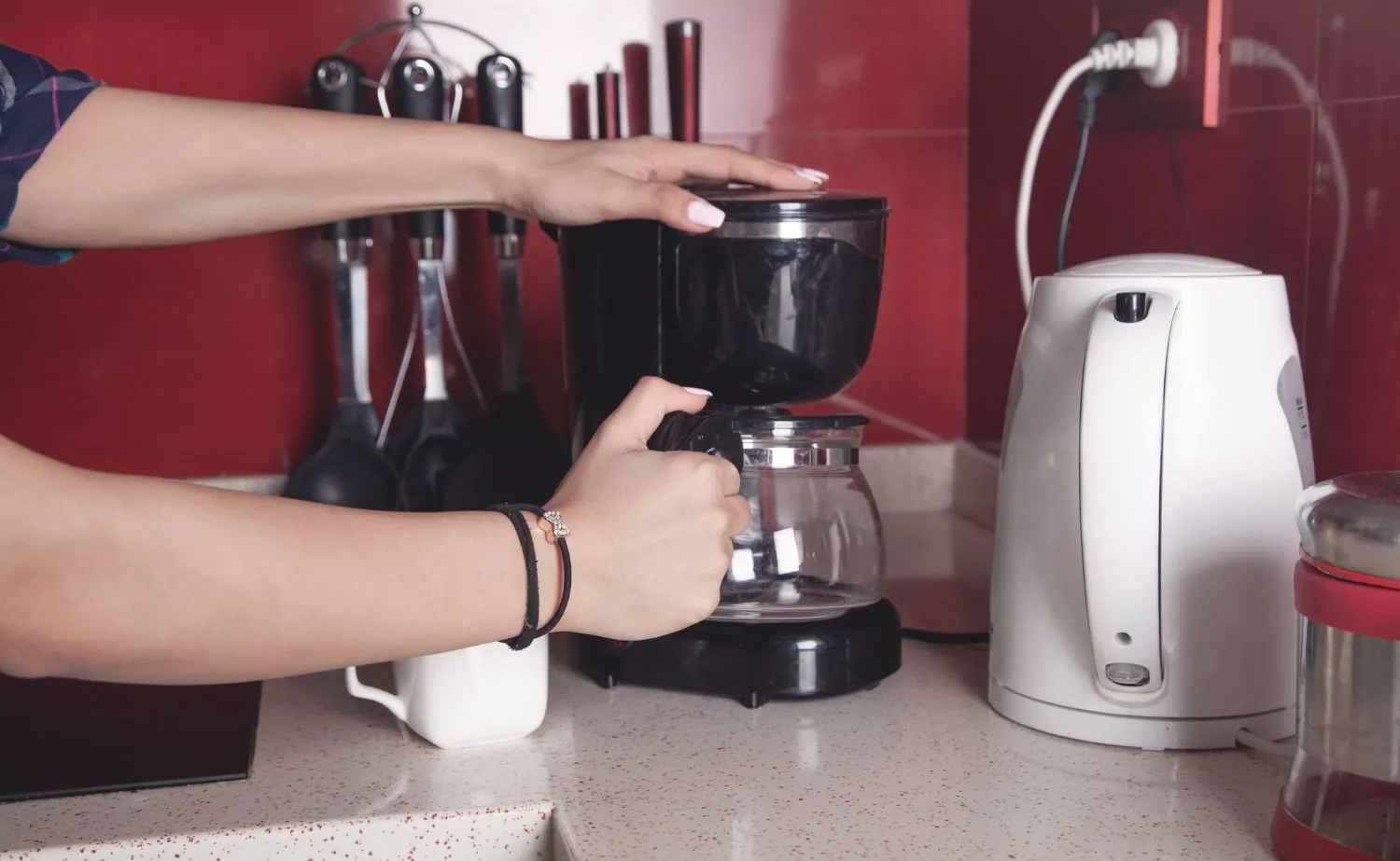 Techniques pour détartrer une cafetière sans produits chimiques
