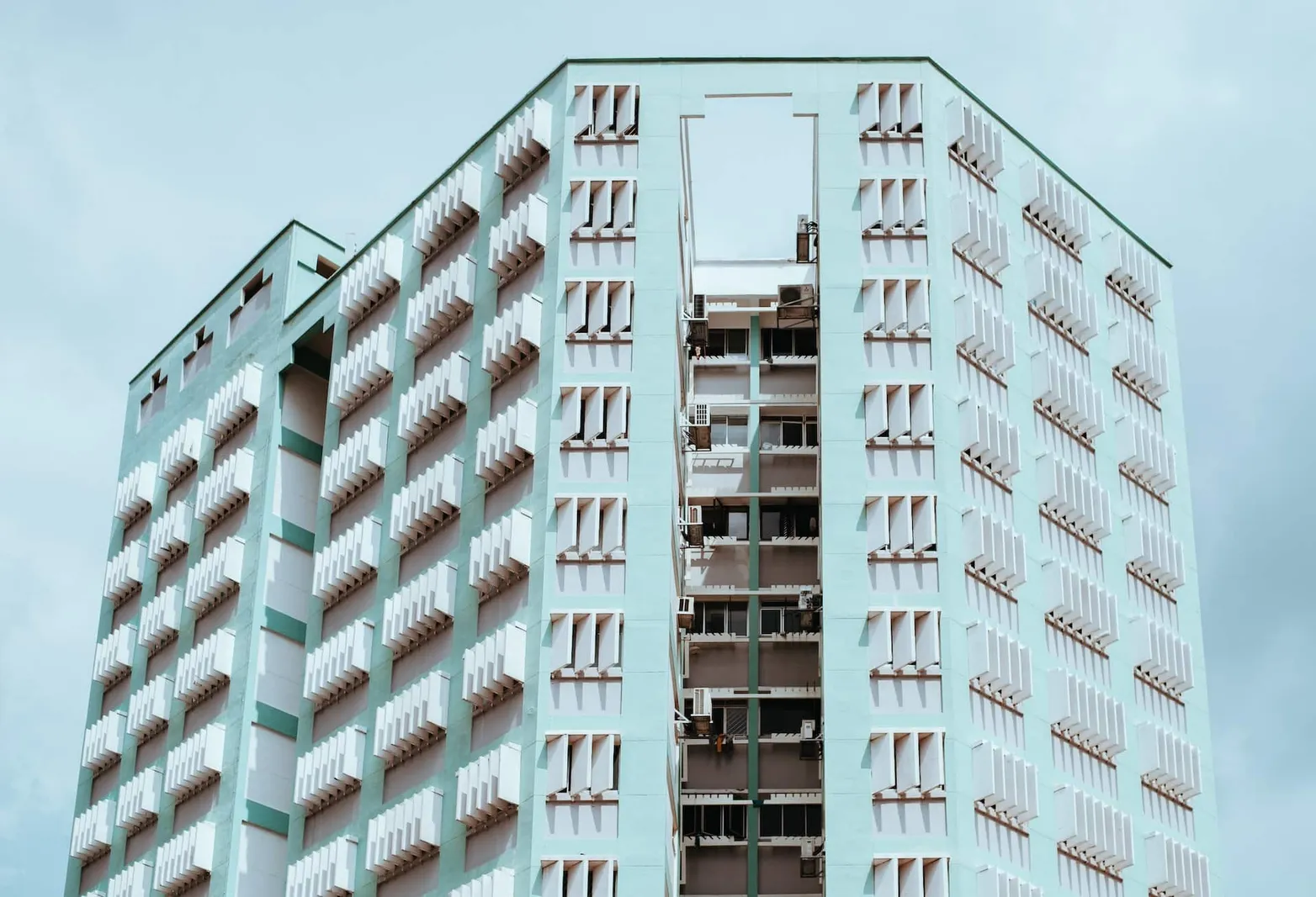 Les éléments essentiels à ne pas oublier dans votre bail de location d’appartement