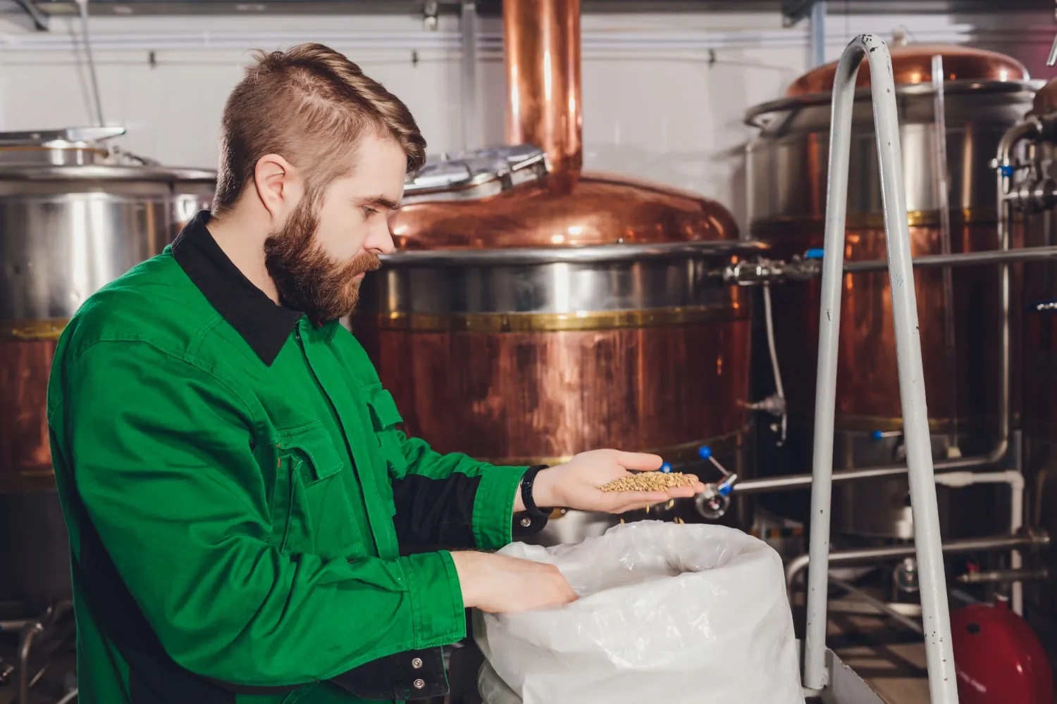 Les secrets du brassage artisanal : créer sa propre bière à la maison