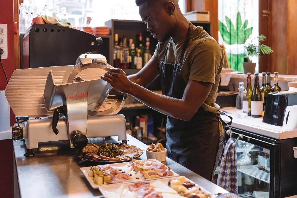 Trancheuse à jambon : Comment mettre en œuvre la trancheuse ?